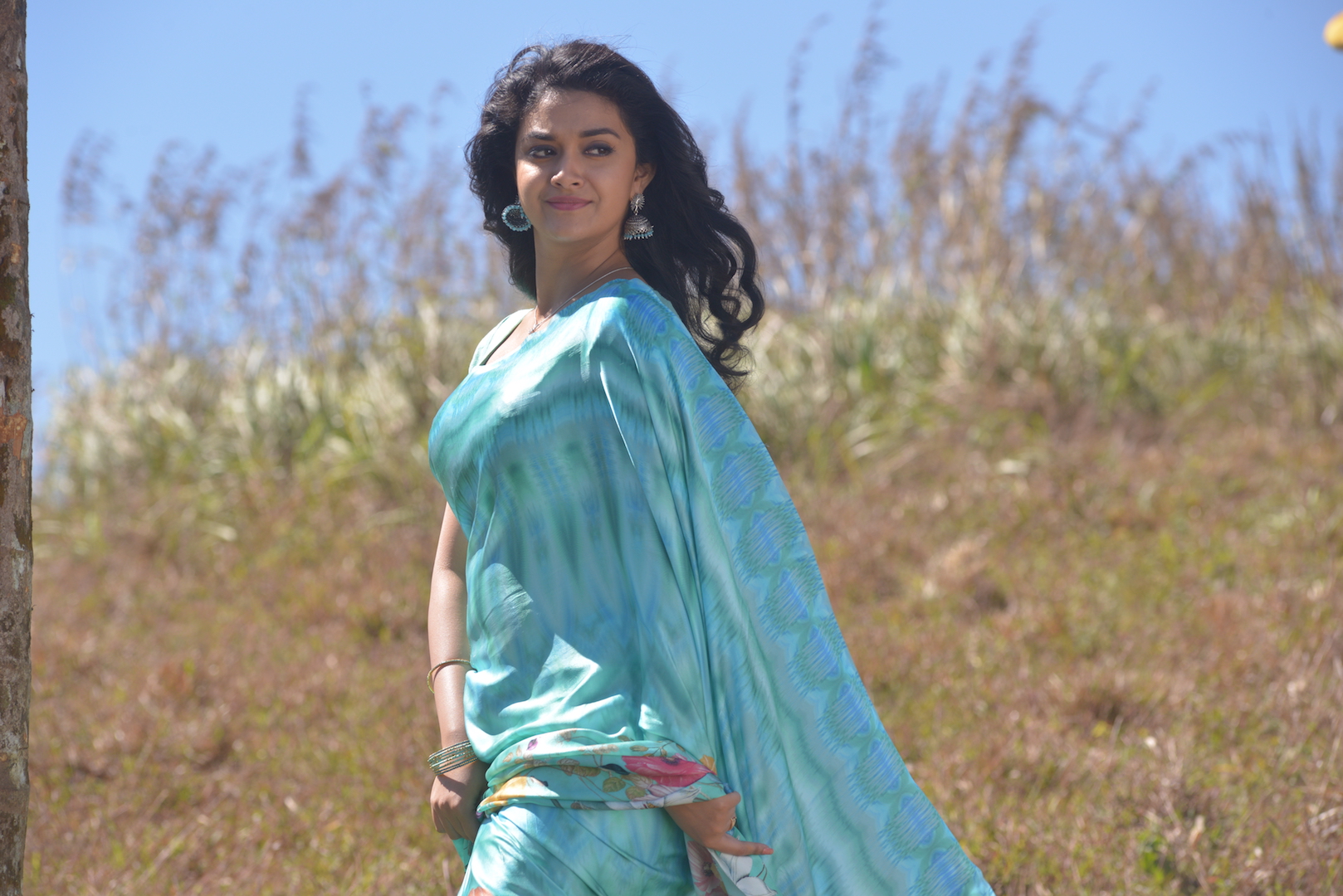Nenu-Local-Keerthi-Nani-1 Nenu-Local-Keerthi-Nani-1 Brand New Stills From Nenu Local | Nani | Keerthy Suresh | Tollywood nenu local Brand New Stills From Nenu Local | Nani | Keerthy Suresh | Tollywood Nenu Local Keerthi Nani 1