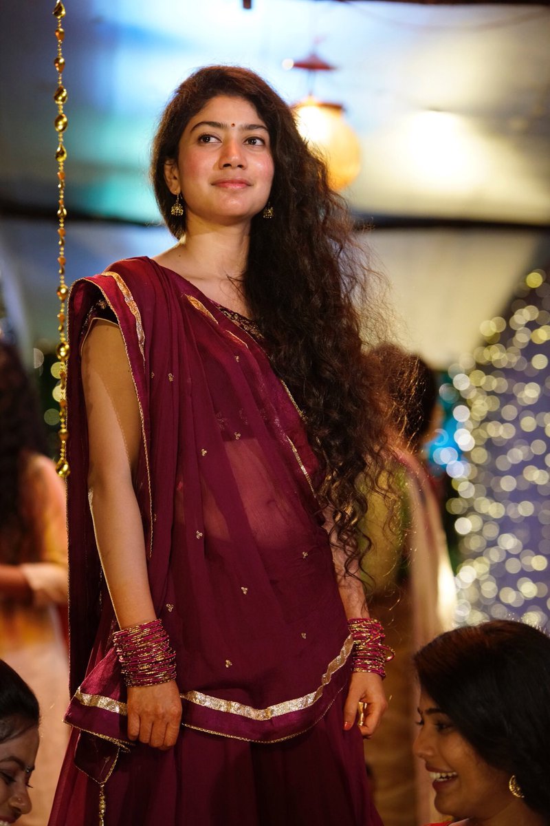 Super Cute Photo Stills Of Actress Sai Pallavi | South Indian Actresses sai pallavi Super Cute Photo Stills Of Actress Sai Pallavi | South Indian Actresses Sai Pallavi Beautiful Pics of South Indian Heroines 10